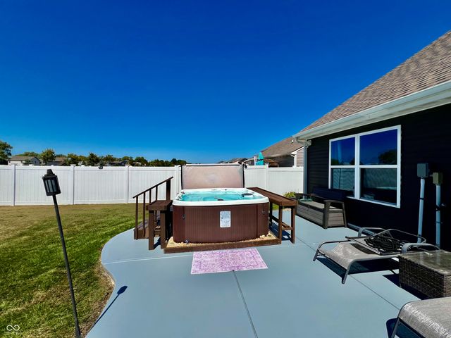 4088 Ashworth Lane, Columbus, IN 47201