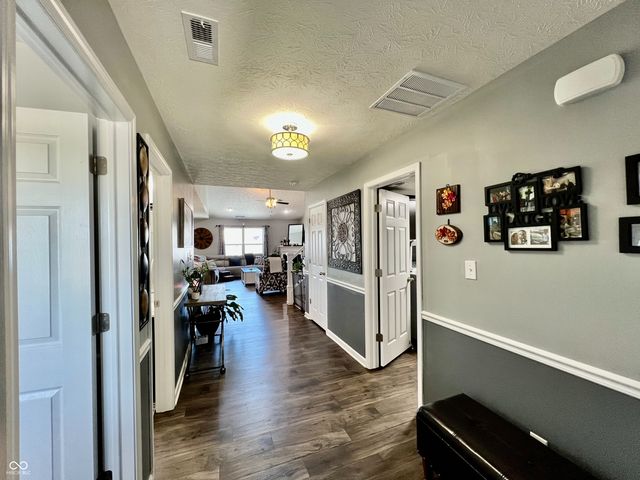 4088 Ashworth Lane, Columbus, IN 47201