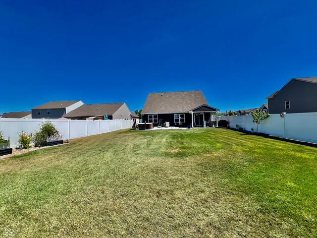 4088 Ashworth Lane, Columbus, IN 47201