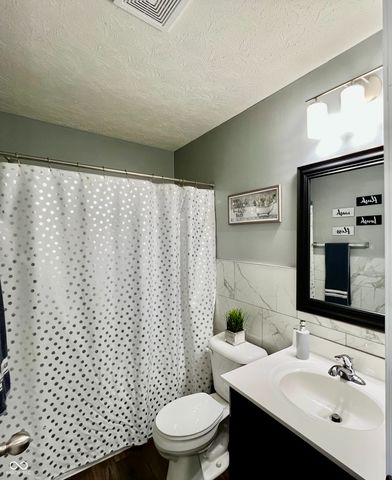 4088 Ashworth Lane, Columbus, IN 47201