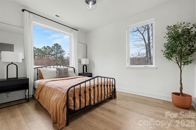 5726 Charing Place, Charlotte, NC 28211