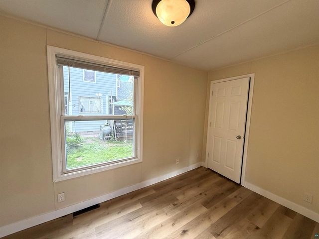 2715 E 3rd St, Superior, WI 54880