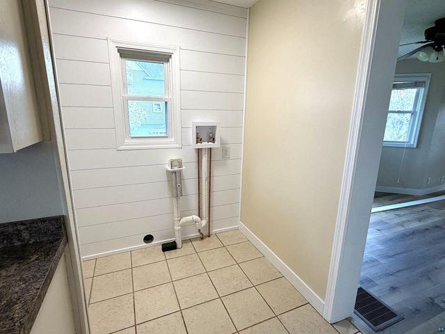 2715 E 3rd St, Superior, WI 54880
