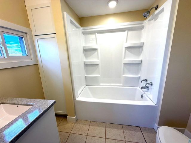 2715 E 3rd St, Superior, WI 54880