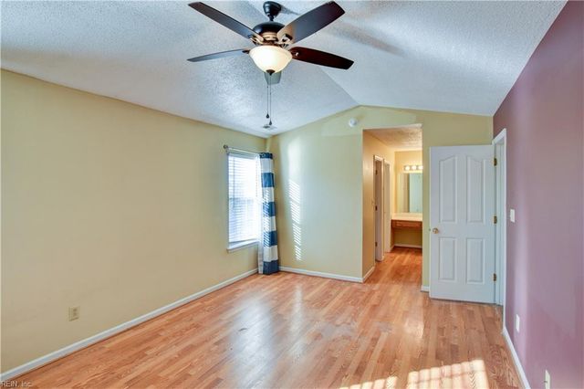 709 Whisper WALK, Chesapeake, VA 23322