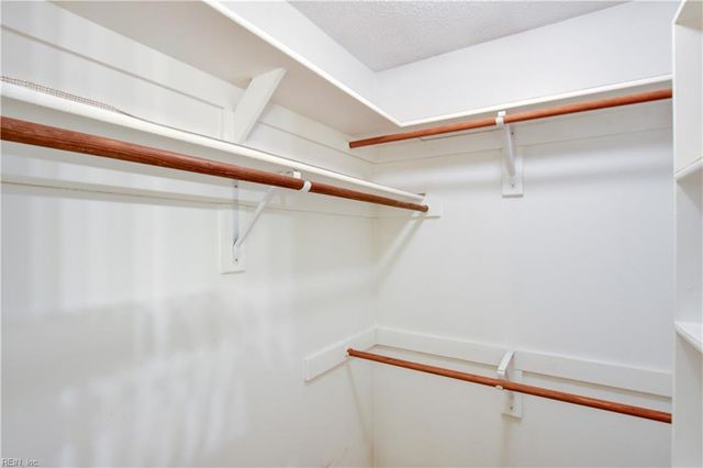 709 Whisper WALK, Chesapeake, VA 23322