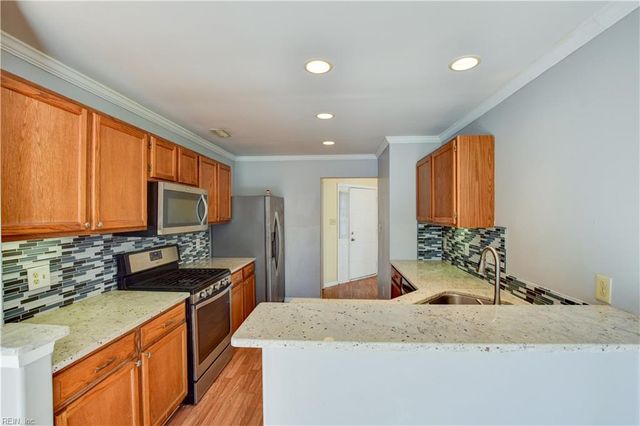 709 Whisper WALK, Chesapeake, VA 23322