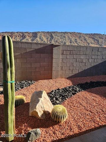 1887 Wolverine Way, Washington, UT 84780