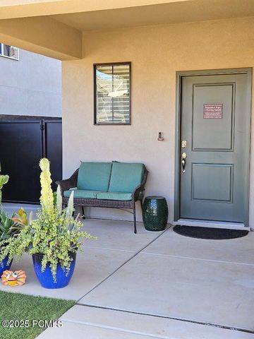 1887 Wolverine Way, Washington, UT 84780