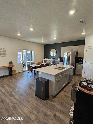 1887 Wolverine Way, Washington, UT 84780