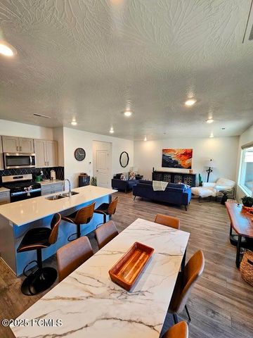 1887 Wolverine Way, Washington, UT 84780