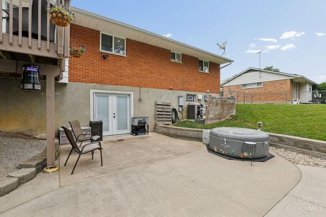 1570 Blueorchard Drive, Cincinnati, OH 45230