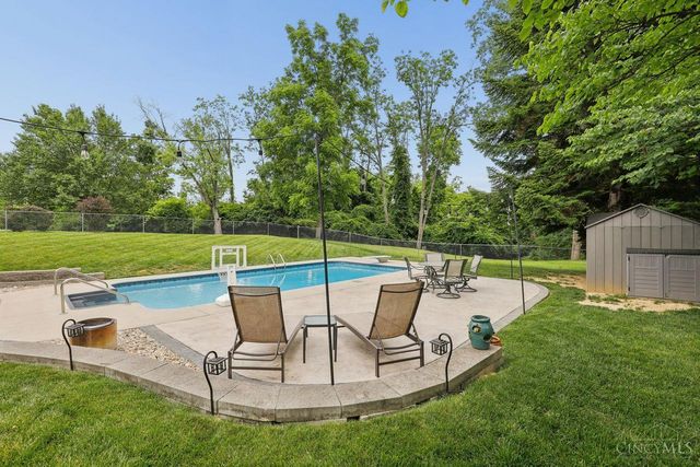 1570 Blueorchard Drive, Cincinnati, OH 45230