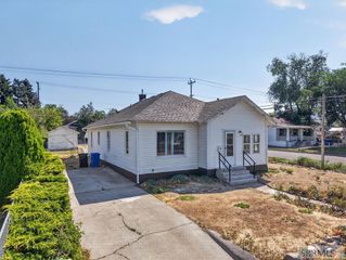 1004 N Grant Avenue, Pocatello, ID 83204