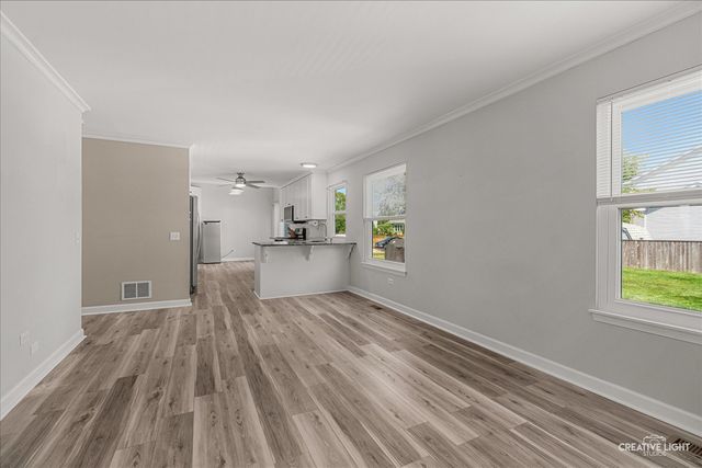52 Blackberry Trail, Aurora, IL 60506