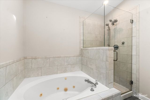 52 Blackberry Trail, Aurora, IL 60506