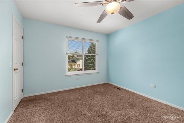 52 Blackberry Trail, Aurora, IL 60506