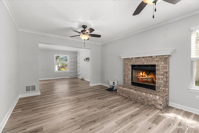52 Blackberry Trail, Aurora, IL 60506