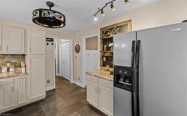 7317 Farmbrook Place, Thomasville, NC 27360