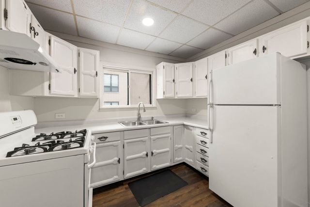 25 E Parkside Avenue, Lombard, IL 60148