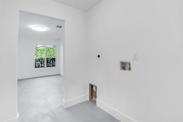 12865 Kingsway Road, Wellington, FL 33414