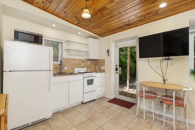 714 Sunset Road, West Palm Beach, FL 33401