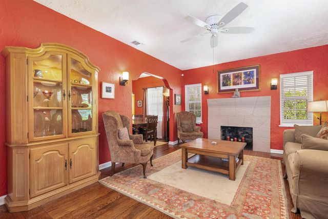 714 Sunset Road, West Palm Beach, FL 33401