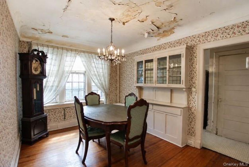 52 Slocum Crescent, Forest Hills, NY 11375 — photo 4