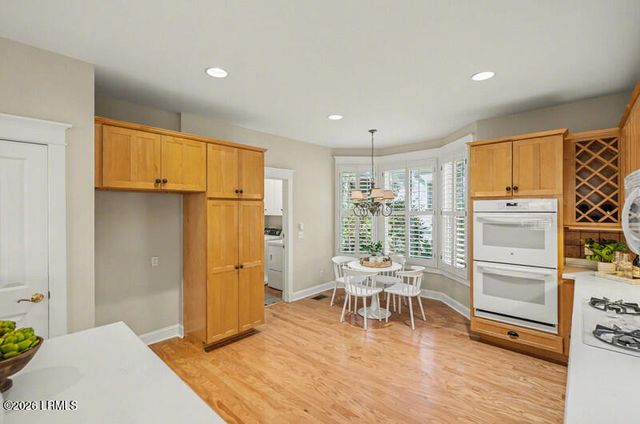 9 Newpoint Road, Beaufort, SC 29907