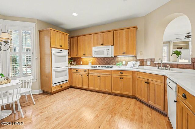 9 Newpoint Road, Beaufort, SC 29907