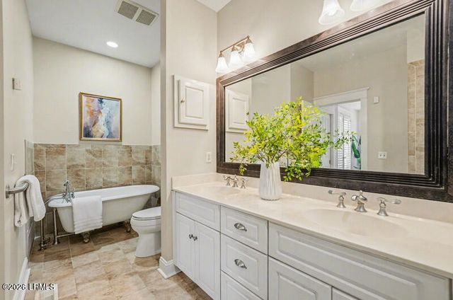 9 Newpoint Road, Beaufort, SC 29907