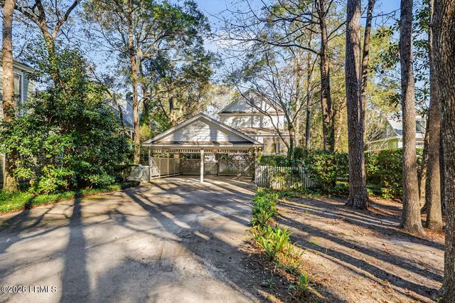 9 Newpoint Road, Beaufort, SC 29907