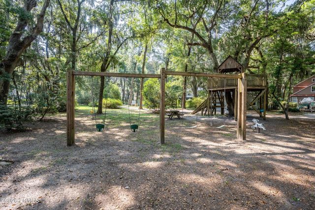 9 Newpoint Road, Beaufort, SC 29907