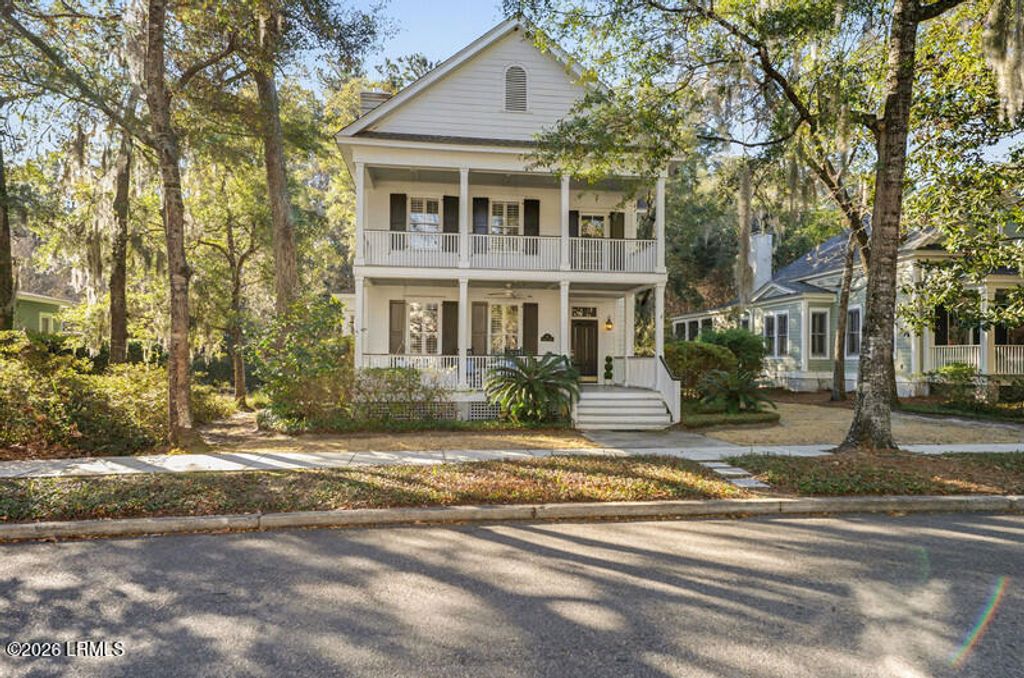 9 Newpoint Road, Beaufort, SC 29907
