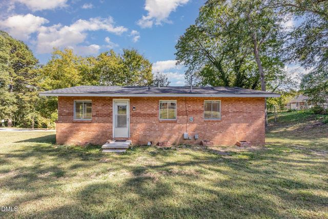 2400 Remington Road, Raleigh, NC 27610
