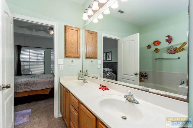 18 Torrey Pines Dr., Laguna Vista, TX 78578