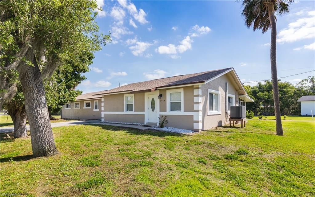 1818/1822 Stevenson RD, NORTH FORT MYERS, FL 33917 — photo 2