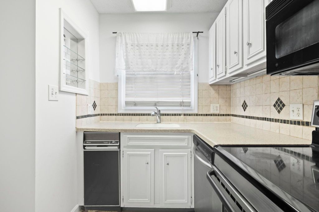 4505 N Kings Hwy Apt E6, Myrtle Beach, SC 29577 — photo 4