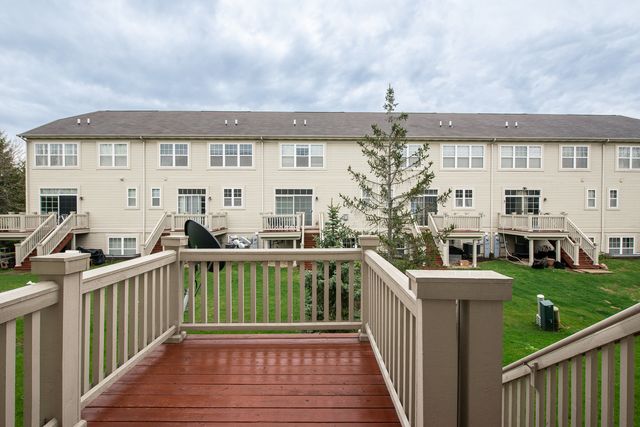 401 N Commerce Street 401, Aurora, IL 60504