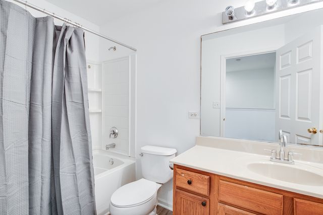 401 N Commerce Street 401, Aurora, IL 60504