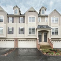 401 N Commerce Street 401, Aurora, IL 60504