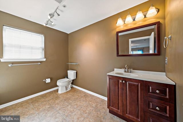 12 HIGHBRIDGE LN, West Deptford, NJ 08086