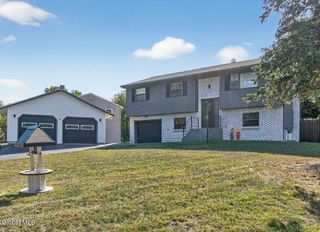 28 Cook Circle, Northumberland, NY 12831