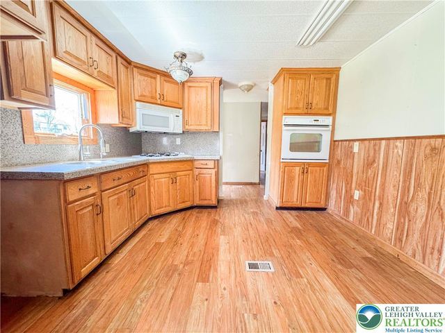85 James Lane, Towamensing Twp, PA 18235