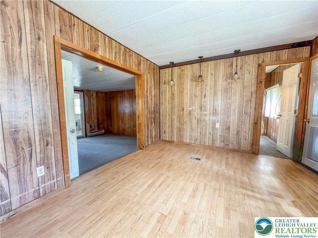 85 James Lane, Towamensing Twp, PA 18235
