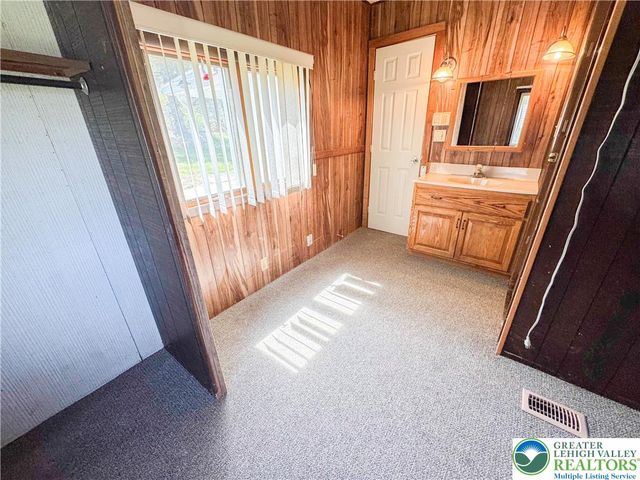85 James Lane, Towamensing Twp, PA 18235