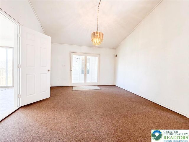 85 James Lane, Towamensing Twp, PA 18235