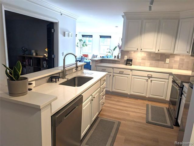 192 Raleigh Avenue, Auburn Hills, MI 48326