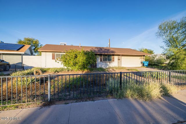 3714 W Echo Lane, Phoenix, AZ 85051