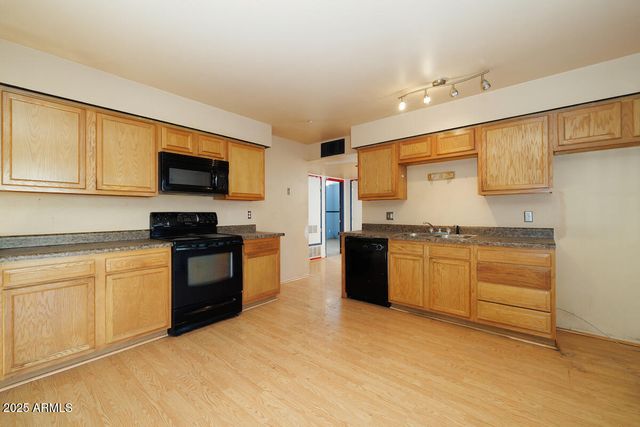 3714 W Echo Lane, Phoenix, AZ 85051